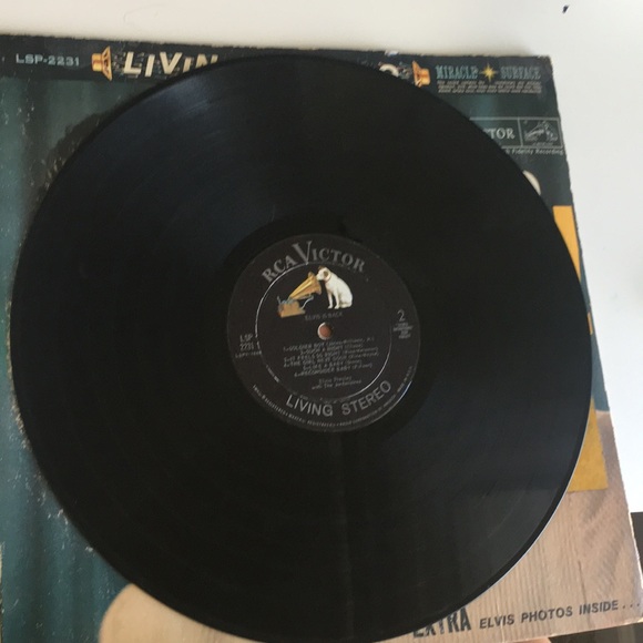 VINTAGE RARE 1960 VINYL RECORD ELVIS IS BACK! - Picture 4 of 7